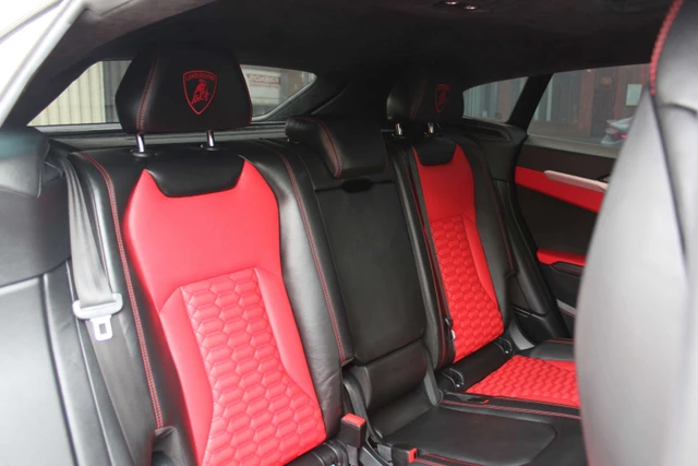 2020 Lmbrghn Urus, bílá, 62 000 km, dovoz Kanada — foto 13 z 20