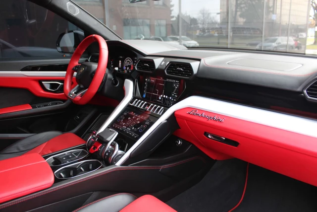 2020 Lmbrghn Urus, bílá, 62 000 km, dovoz Kanada — foto 5 z 20