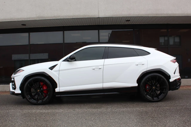 2020 Lmbrghn Urus, bílá, 62 000 km, dovoz Kanada — foto 7 z 20