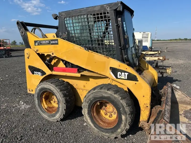 2010 Cat 232B, dovoz Kanada — foto 9 z 12