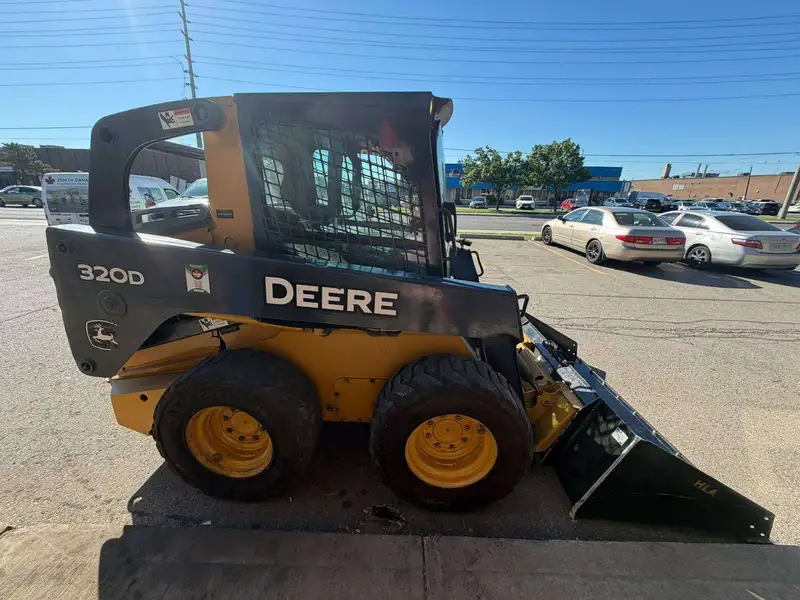 2011 John Deere 320D, dovoz Kanada — foto 7 z 10