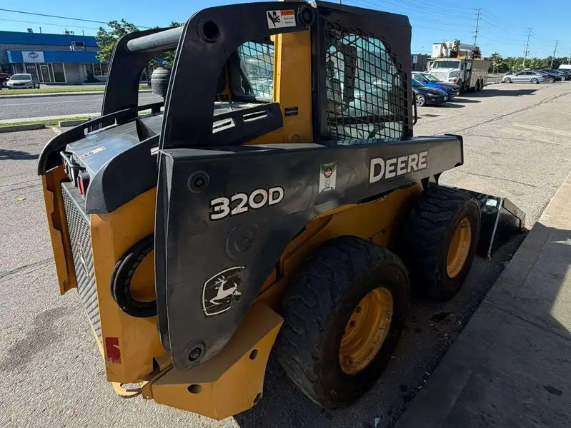 2011 John Deere 320D, dovoz Kanada — foto 8 z 10