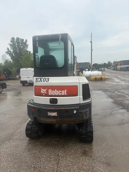 2015 Bobcat E32I-WHITE, bílá, dovoz Kanada — foto 2 z 7