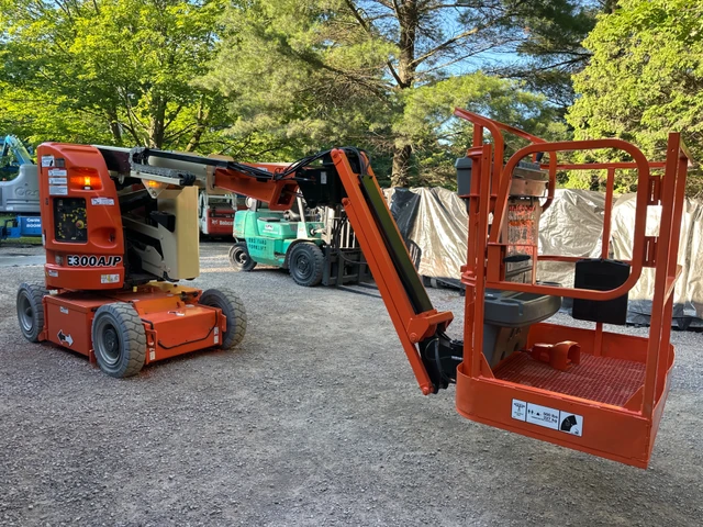 2014 JLG E300AJP, 1 mth, dovoz Kanada — foto 2 z 5