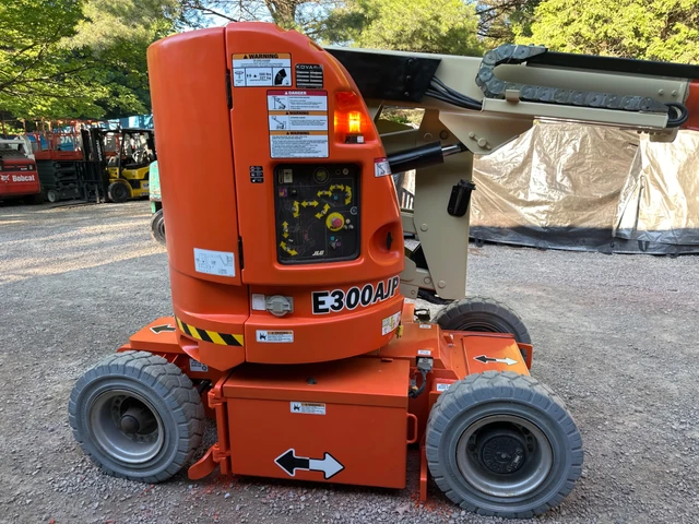 2014 JLG E300AJP, 1 mth, dovoz Kanada — foto 3 z 5