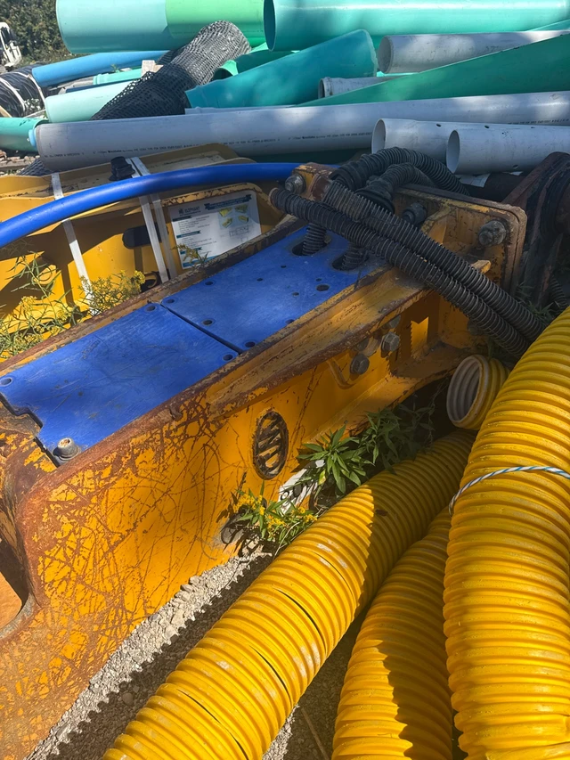 EXCAVATOR, dovoz Kanada — foto 2 z 3