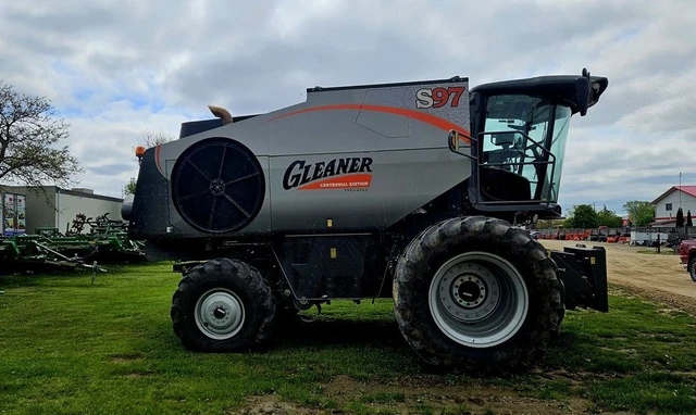 2023 GLEANER, dovoz Kanada — foto 3 z 4