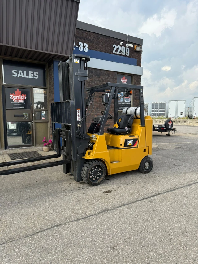 2020 Caterpillar, 1 mth, dovoz Kanada — foto 2 z 5