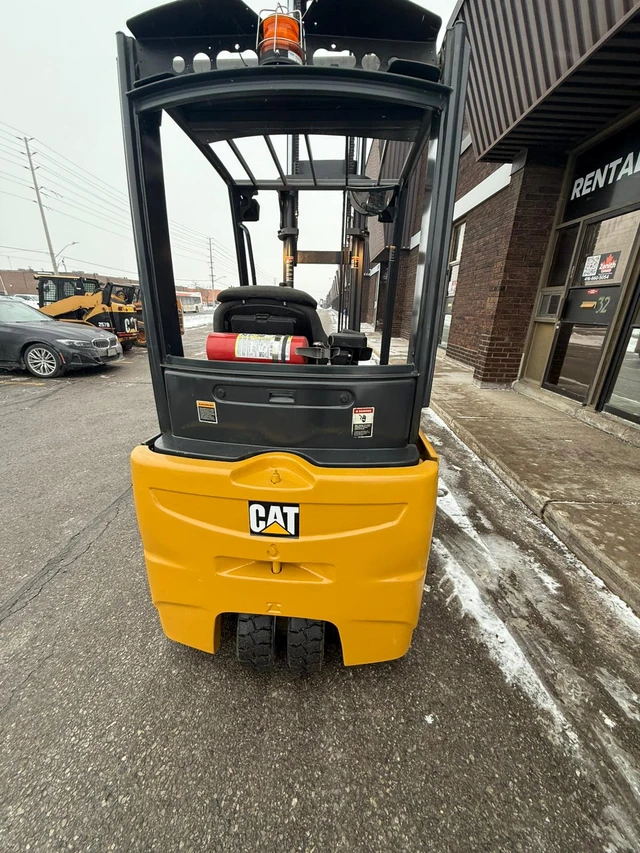 2018 Caterpillar, 1 mth, dovoz Kanada — foto 3 z 5