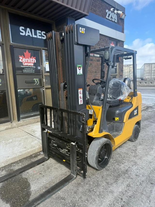 2015 Caterpillar, 1 mth, dovoz Kanada — foto 3 z 5