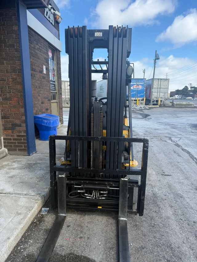 2015 Caterpillar, 1 mth, dovoz Kanada — foto 4 z 5