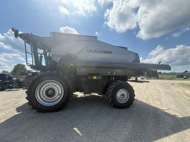 2014 GLEANER, dovoz Kanada — foto 2 z 5