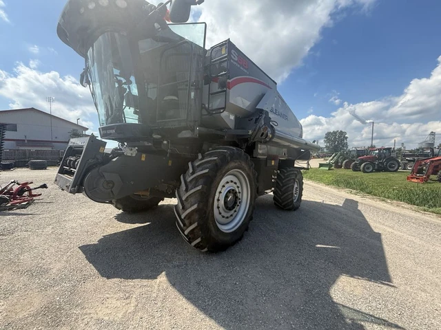 2014 GLEANER, dovoz Kanada — foto 3 z 5