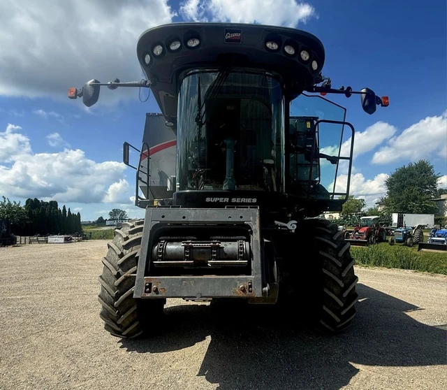 2014 GLEANER, dovoz Kanada — foto 4 z 5