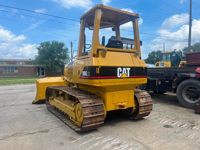 2004 Caterpillar D5G, dovoz Kanada — foto 5 z 5