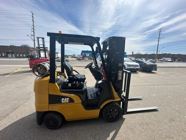 2018 Caterpillar FORKLIFT, 1 mth, dovoz Kanada — foto 4 z 5
