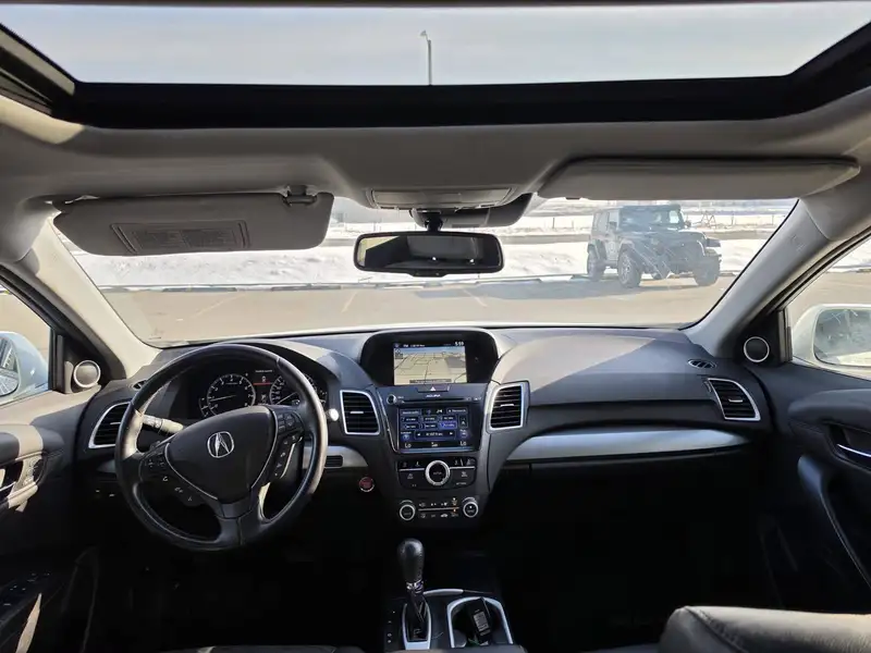2016 Acura RDX Tech, bílá, 154 248 km, dovoz Kanada — foto 9 z 12