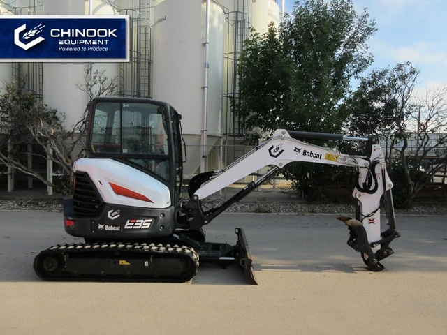 2018 Bobcat E35, 1 mth, dovoz Kanada — foto 1 z 5 2018 Bobcat E35, 1 mth, dovoz Kanada — foto 1 z 5