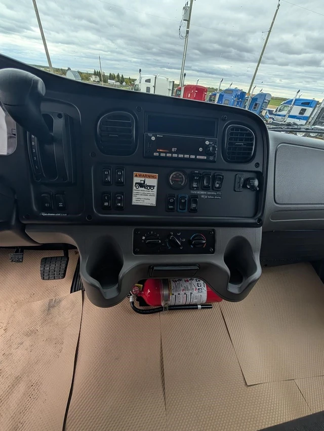 2023 AMCO, 26 331 mth, dovoz Kanada — foto 16 z 16