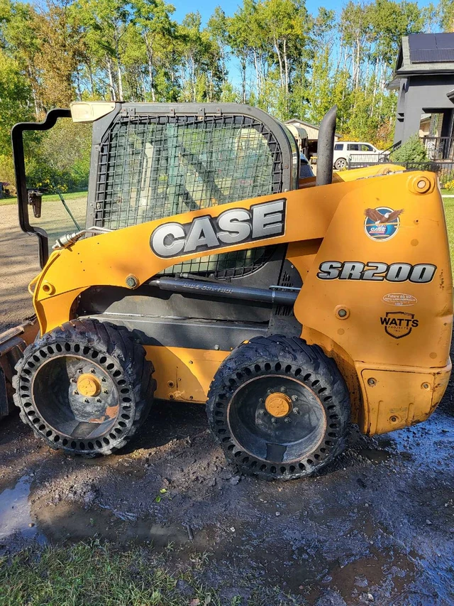 2013 Case SR200, dovoz Kanada — foto 5 z 5