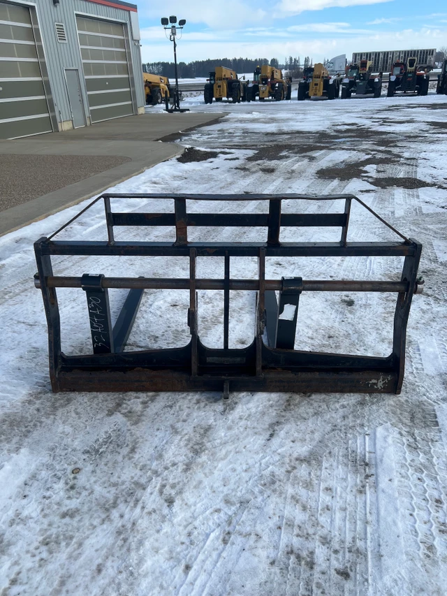 TELEHANDLER, červená, 1 mth, dovoz Kanada — foto 3 z 3