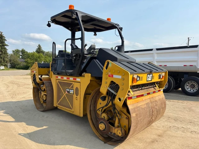 Caterpillar CD54B, 1 mth, dovoz Kanada — foto 3 z 5