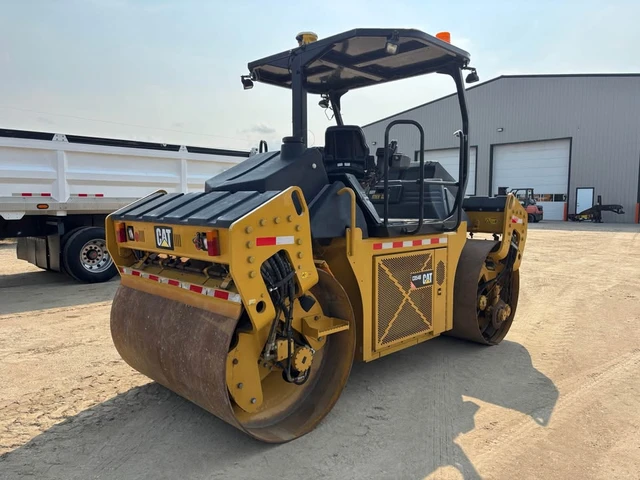 Caterpillar CD54B, 1 mth, dovoz Kanada — foto 4 z 5