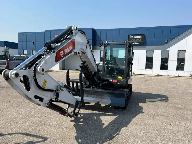 2025 Bobcat E88-WHITE, bílá, dovoz Kanada — foto 4 z 7