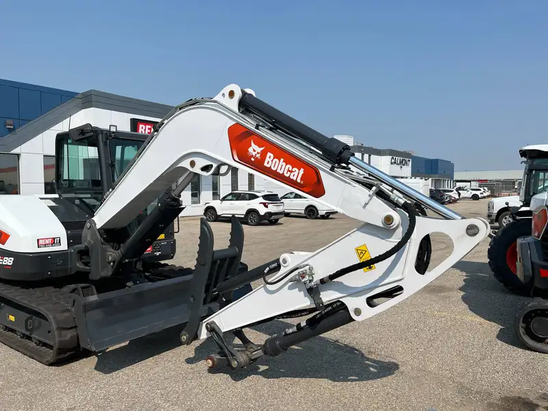 2025 Bobcat E88-WHITE, bílá, dovoz Kanada — foto 7 z 7