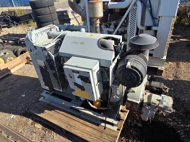 2011 Caterpillar C4.4, dovoz Kanada — foto 2 z 4