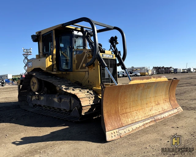 2012 Caterpillar D6T, 1 mth, dovoz Kanada — foto 3 z 5