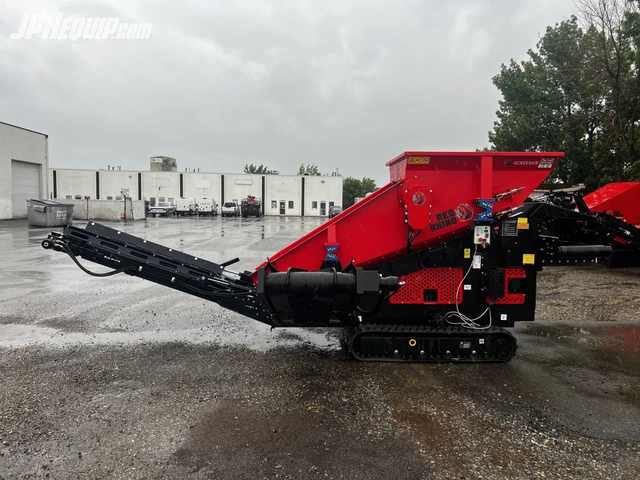 2025 RED, červená, dovoz Kanada — foto 3 z 5