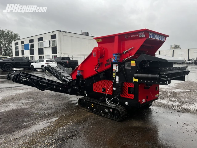 2025 RED, červená, dovoz Kanada — foto 4 z 5