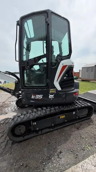 2023 Bobcat E35-WHITE, bílá, 5 mth, dovoz Kanada — foto 3 z 12