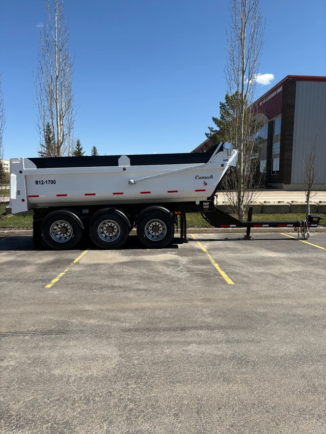 2025 CANUCK, dovoz Kanada — foto 4 z 5