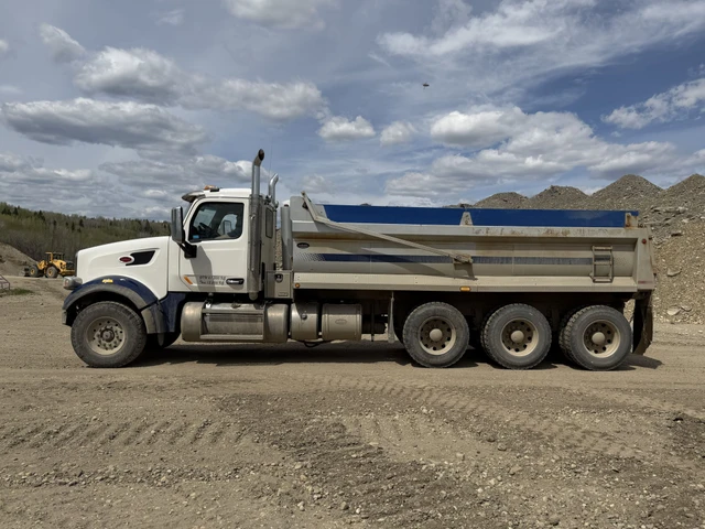 2018 PETERBILT, 382 036 mth, dovoz Kanada — foto 3 z 5