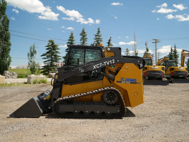 2025 Yanmar COMPACT, dovoz Kanada — foto 2 z 4