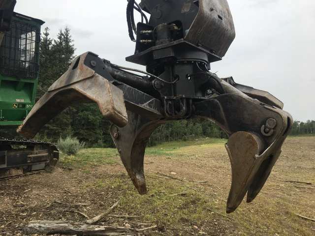2011 John Deere 3754, červená, dovoz Kanada — foto 5 z 5