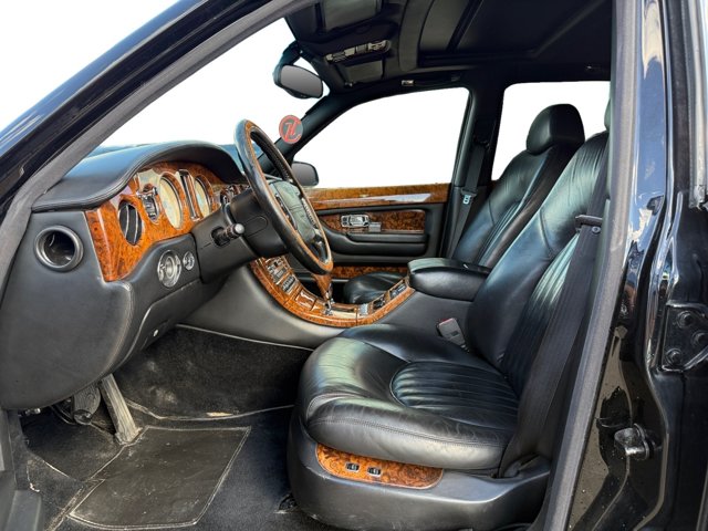 2001 Bentley Arnage, 127 126 km, dovoz Kanada — foto 9 z 15
