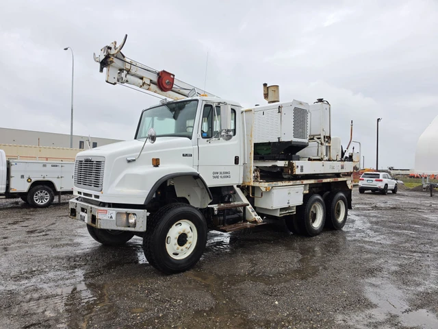 2002 Caterpillar FREIGHTLINER, 99 455 mth, dovoz Kanada — foto 4 z 5