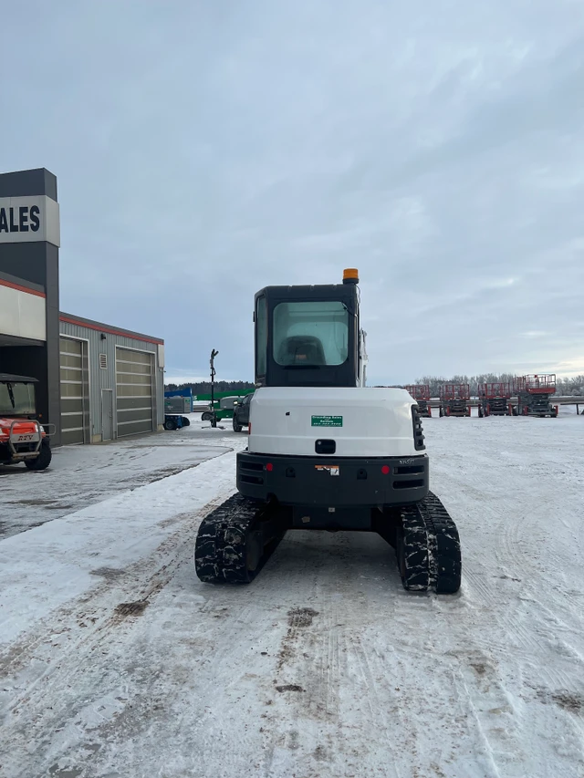 2017 Bobcat E50, červená, 1 mth, dovoz Kanada — foto 3 z 5