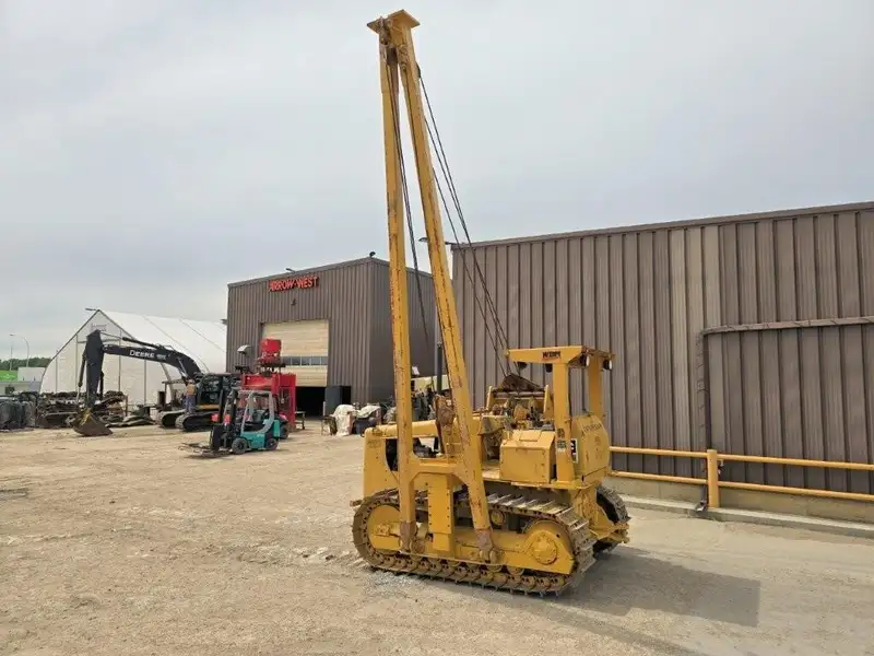 1980 Caterpillar D4E, dovoz Kanada — foto 10 z 12