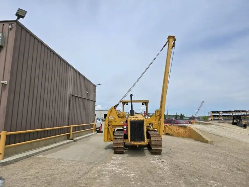 1980 Caterpillar D4E, dovoz Kanada — foto 3 z 12