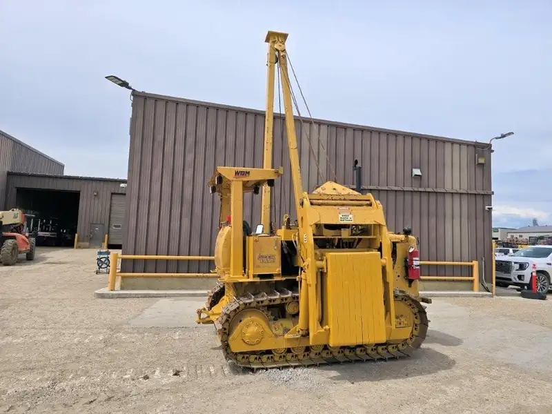 1980 Caterpillar D4E, dovoz Kanada — foto 5 z 12