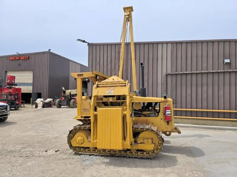 1980 Caterpillar D4E, dovoz Kanada — foto 6 z 12