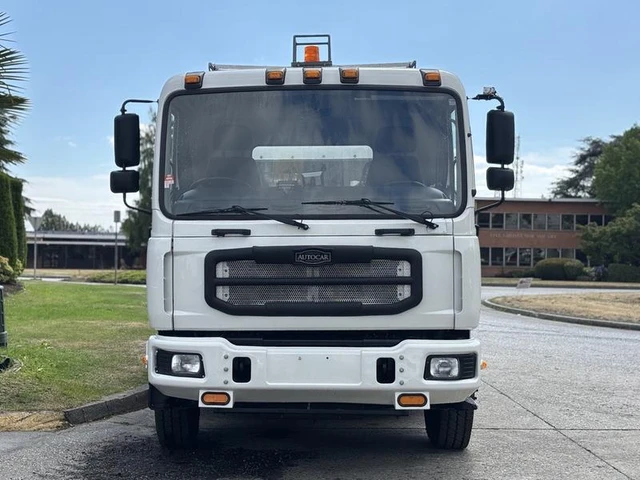 2012 AUTOCAR, 144 503 mth, dovoz Kanada — foto 3 z 5