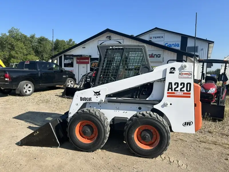 2002 Bobcat A220, dovoz Kanada — foto 2 z 7