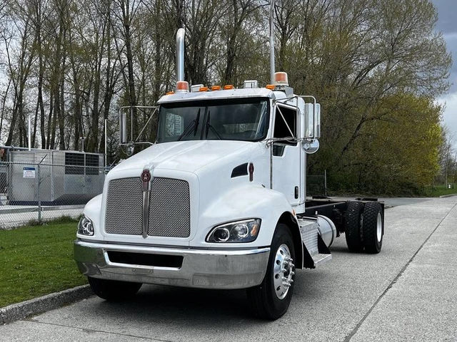 2014 KENWORTH, 65 885 mth, dovoz Kanada — foto 4 z 5
