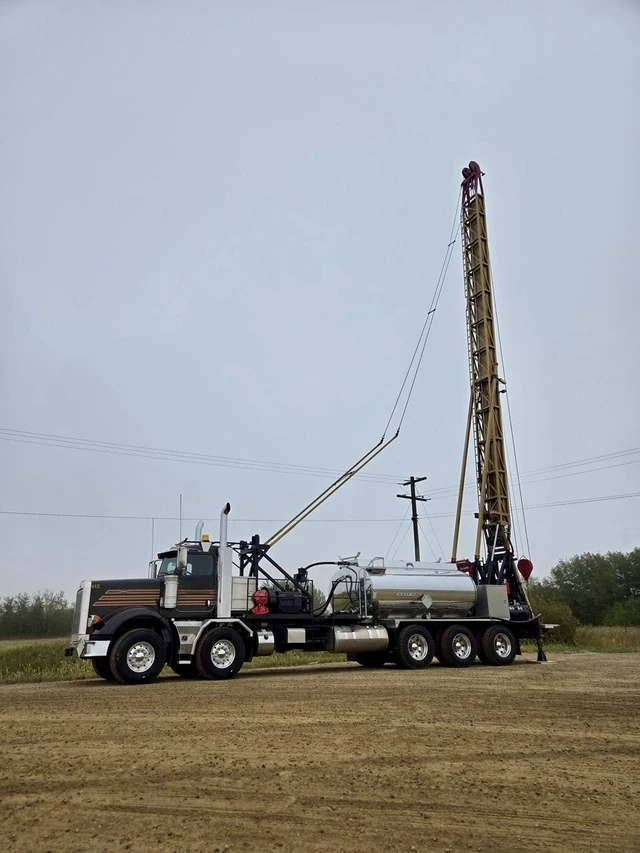 2015 PETERBILT, 1 mth, dovoz Kanada — foto 3 z 5