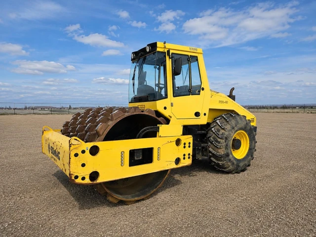 2013 BOMAG, 1 mth, dovoz Kanada — foto 1 z 5 2013 BOMAG, 1 mth, dovoz Kanada — foto 1 z 5